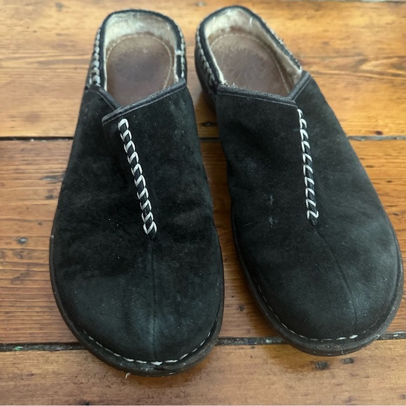 UGG slip on - Picture 3 of 5